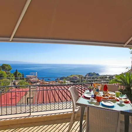 Casa Cloe تاورمينا